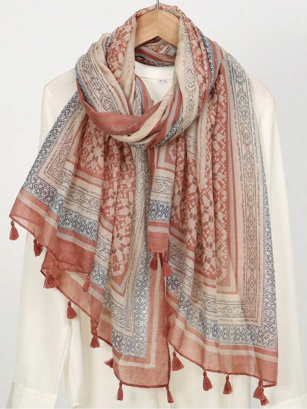 Multicolor Folk-Custom Women's Tassel Scarf - Elegant Patterned Wrap